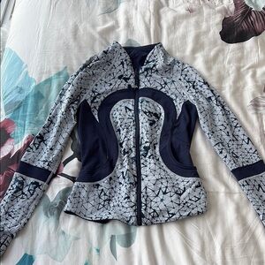⭐ RARE⭐  Lululemon Reversible Jacket